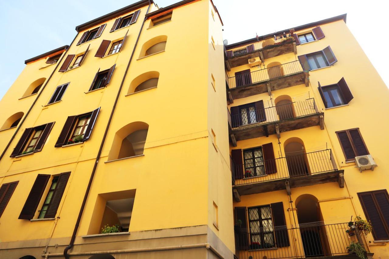 Апартаменты Navigli Tiny Bright House Милан Экстерьер фото
